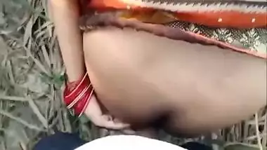 Indian Wife Has Hard Sex In The Field