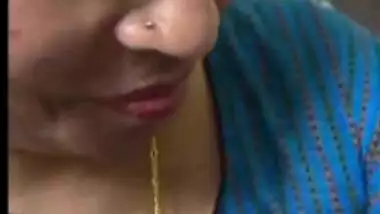 Marathi bhabhi pussy fingering Desi MMS