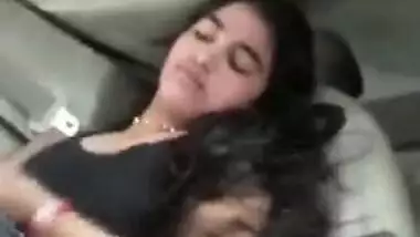 Sexy pakistani wife banged by boyfriend inside car