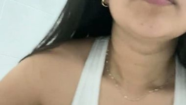 Thick ass girl nude selfie in viral Pakistani sex