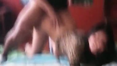 Married Delhi girl gives an Indian blowjob to her lover