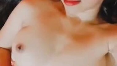 Red lips Indian girl seductive nude selfie