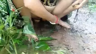 Indian Girl Masturbating In Rain