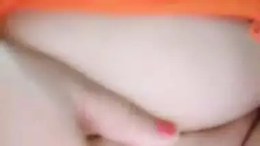 Hot Desi bhabhi masturbating