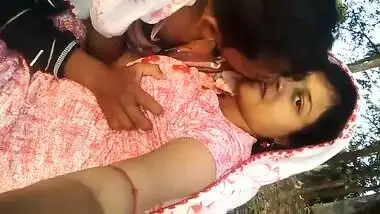 Desi bhabi Outdoor fun