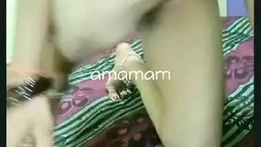 Sexy booby Indian wife nude sex video