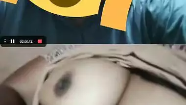 Today Exclusive- Desi Bhabhi Showing Her Boobs To Lover On Video Call Part 2