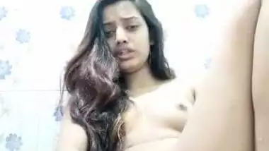 Indian girl moaning hard while dildoing