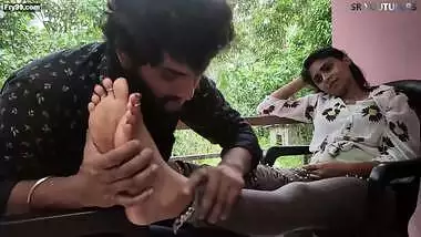 Vaishnavi – Feet Massage