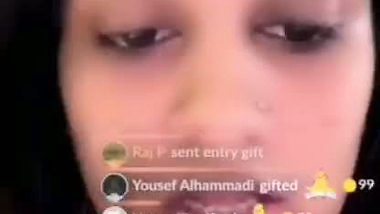 Tango live cam girl boobs show for money