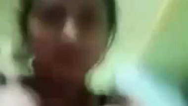 Indian girl nude pussy and round boobs show