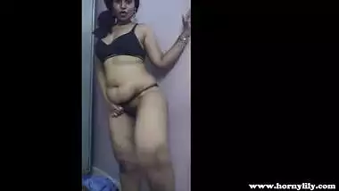 Indian Babe Lily Sex Big Fat Ass Masturbation