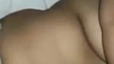 Huge mallu spreading her big boobs