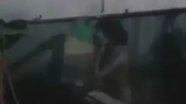 Desi maid bathing spycam video