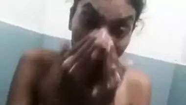 Exclusive- Cute Look Tamil Girl Showing Her Boobs And Pussy