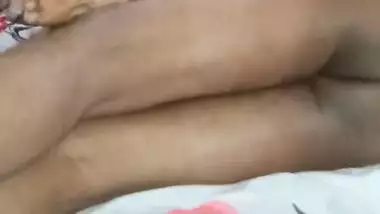 Mallu Wife Fingering Wet Pussy And Inserting Dildo