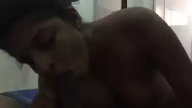 Hot XXX oral sex with Indian girlfriend who adores sucking small cock