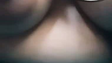 Desi tanker girlfriend shows big boobs on video call