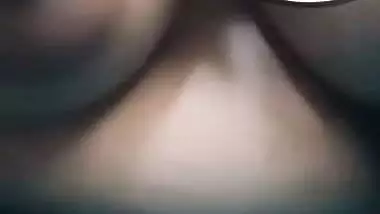 Desi tanker girlfriend shows big boobs on video call