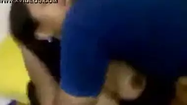Desi girlfriend sharing sex video exploited on cam