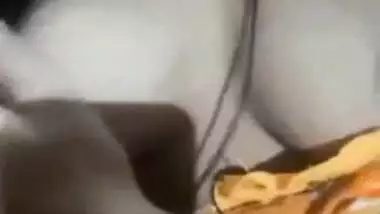 Today Exclusive- Sexy Bhabhi Shows Boobs On Video Call