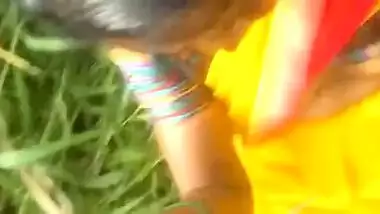 tamil nadu bhabhi outdoor boob show