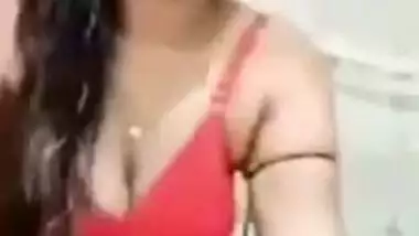 Desi Cute Girl Showing Boob And Pussy On Video Call With Bangla Talk