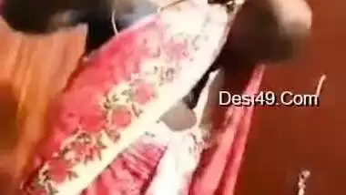 Desi Tamil Bhabhi After Bathing Video Record By Hubby