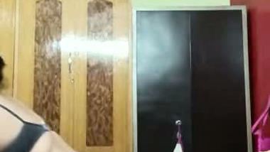 Beautiful unsatisfied bhabhi mms