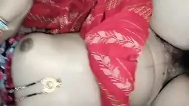 Desi bhabhi rides on her devar’s dick in the desi sex video