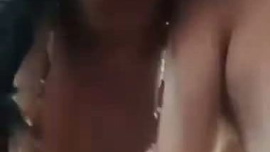 Karnataka aunty topless playing with big long boobs