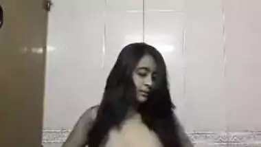 Sexy mumbai college girl sonia nude video