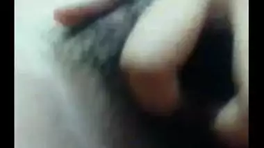 Blackhair pussy girl close up fingering