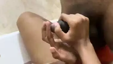 What a sexy blowjob in bathrub she pegs too