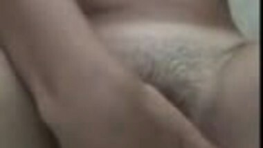 Indian Desi Cute girl Flashing and Fingering