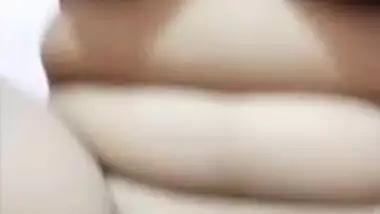 Horny Girl Fingering vdo