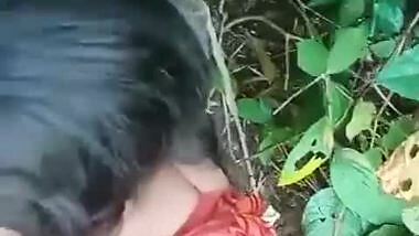 Desi Bhabhi Giving Blowjob