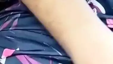 Today Exclusive- Sexy Desi Girl Blowjob And Boob Pressing In Car