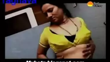 Desi aunty removing clothes one by one