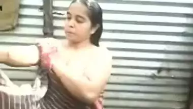Bootylicious Indian Desi aunty topless outdoor bath capture - Hidden XXX Cam