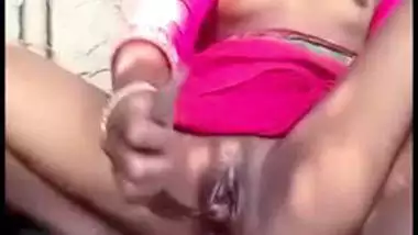 Lust of 19 years Rajasthani school girl she masturbating her pussy a agricultural tool