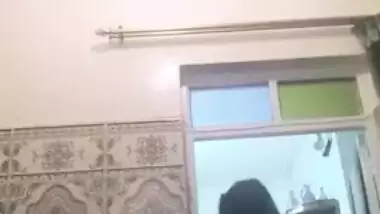 Desi possessor of succulent titties performs a porn dance on webcam