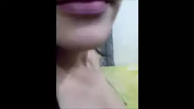Desi cute girl showing her boobs on selfie cam