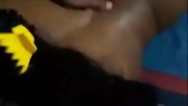 Man thrusts cock into his Desi classmate's mouth in this MMS video