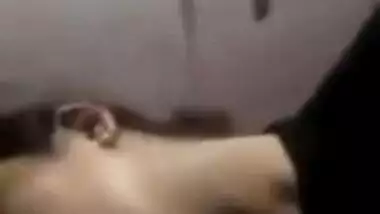 Today Exclusive -desi Bhabhi Shows Her Boobs