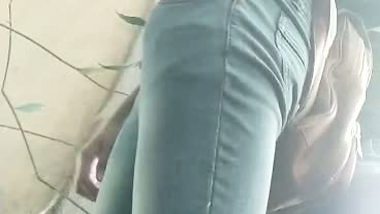 Indian lovers outdoor boob press viral MMS update