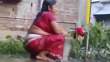 Tamil Cute Mommy Milf Rides on White Cock (new)