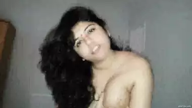 Indian sexy kamini bhabhi blowjob vdo