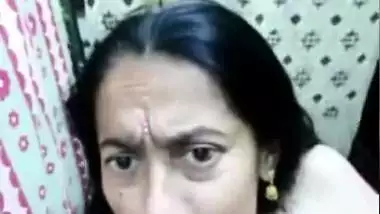 Indian Mature Wife Showing Boobs and Pussy
