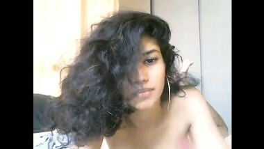 Desi teen sexy girl strip n hot boobs show